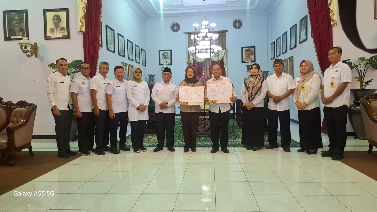 Penandatanganan Perjanjian Kerja Sama antara Badan Pendapatan Daerah Kabupaten Blitar dengan Kantor Pertanahan Kabupaten Blitar 16-09-2026